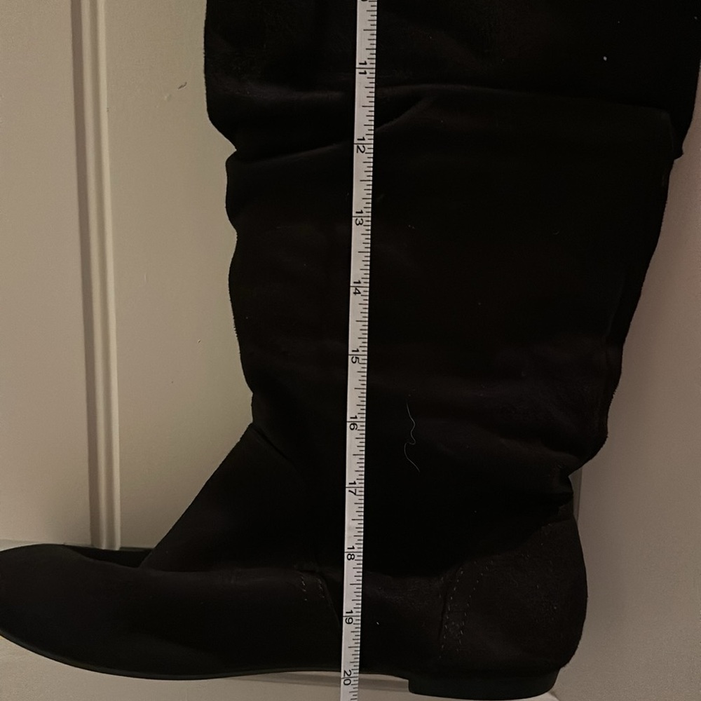 Boots - Picture 4 of 8